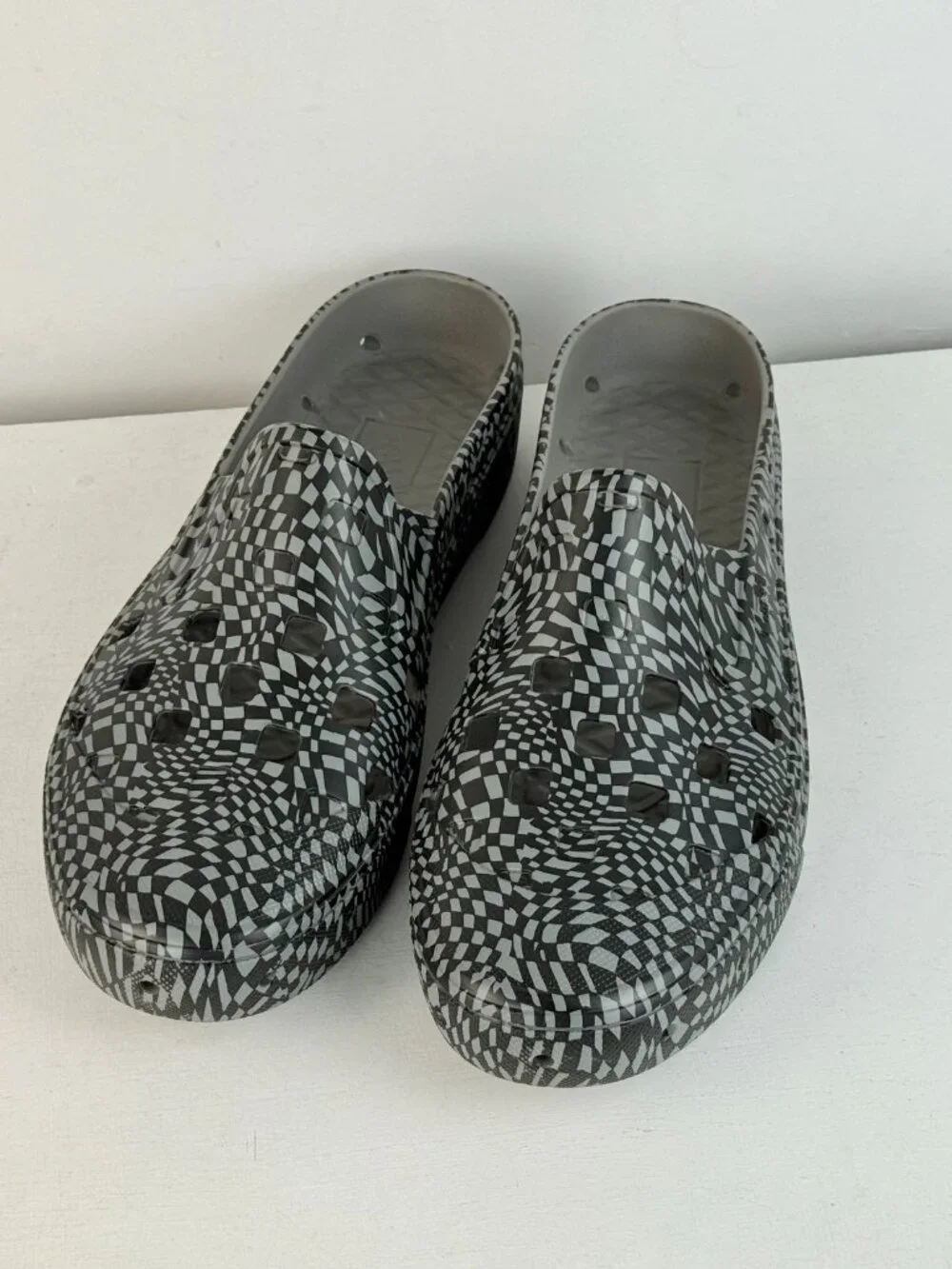Men's 11 Women's 12.5 - Vans Slip-On Mule TRK Surf Essentials - Black
